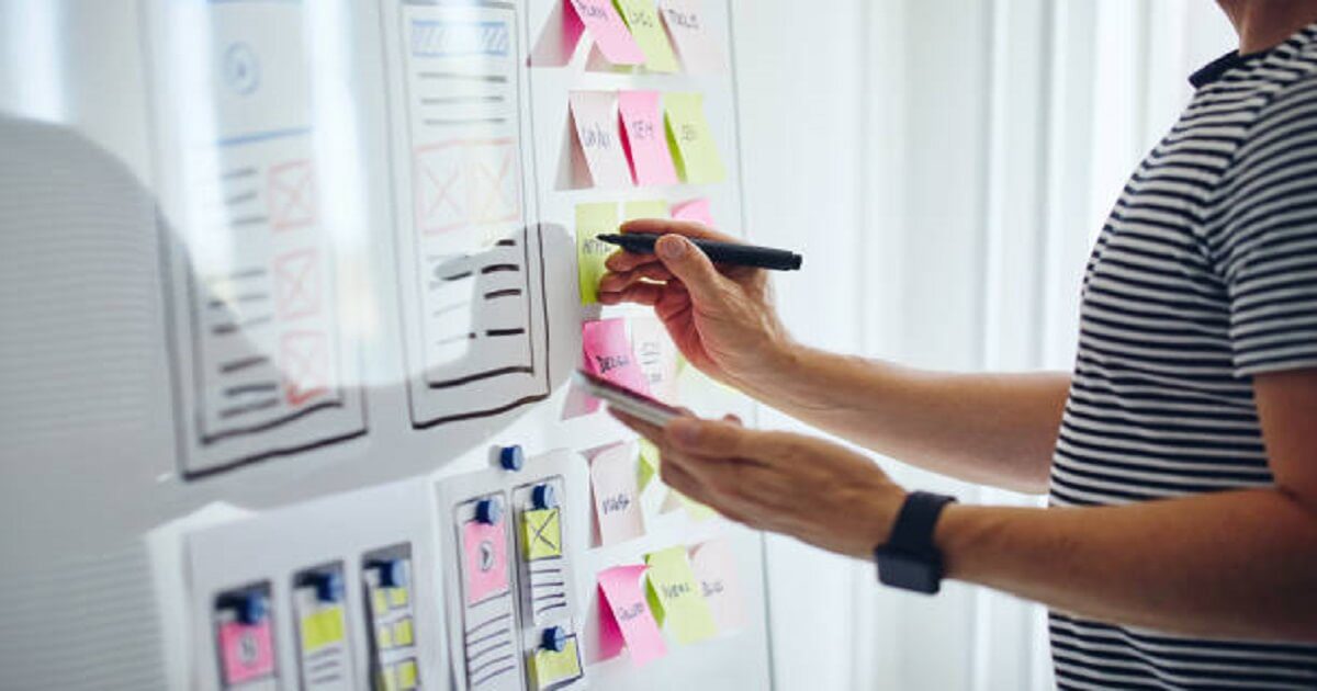 The role of a content strategist is to develop, manage, and oversee the organization's content. This includes creating and editing content, as well as developing a strategy for how and where to publish it. Content strategists must be able to think strategically about how to reach their target audience and generate traffic to their website or blog.